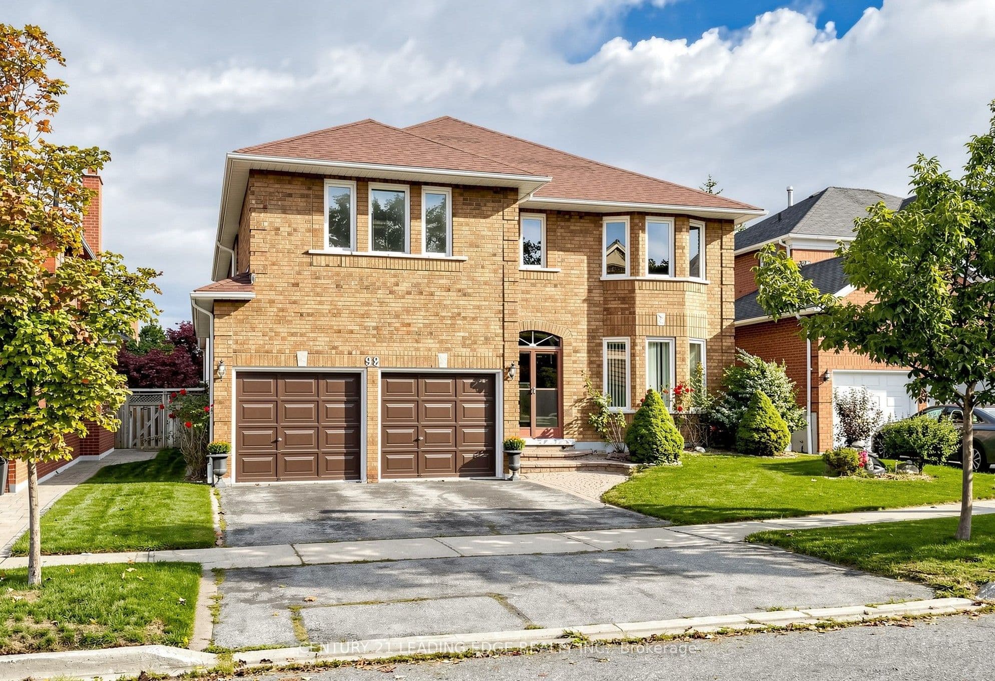 92 Erickson Drive, Whitby, ON L1N 8V3