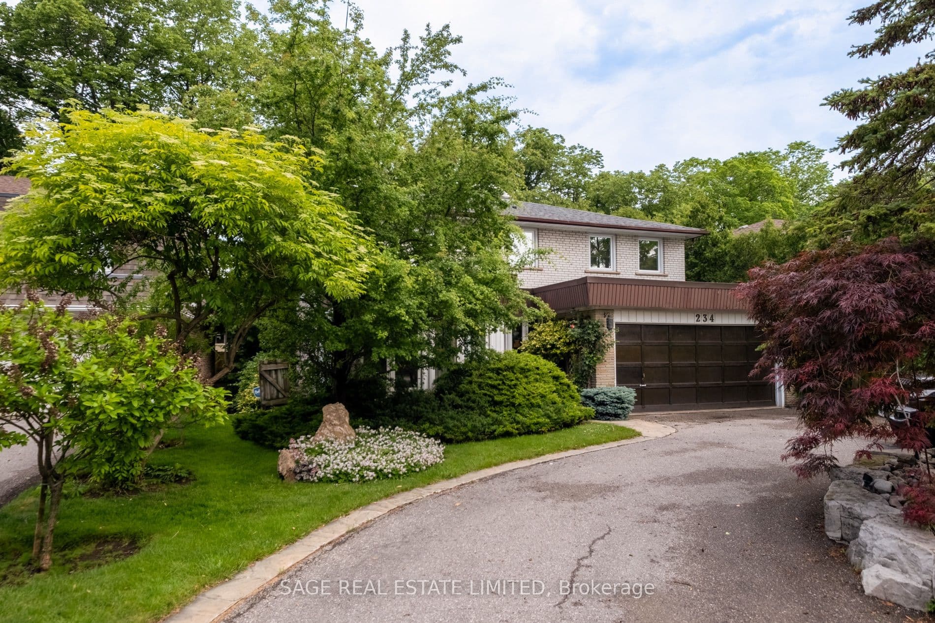 234 York Mills Road, Toronto, ON M2L 1L1