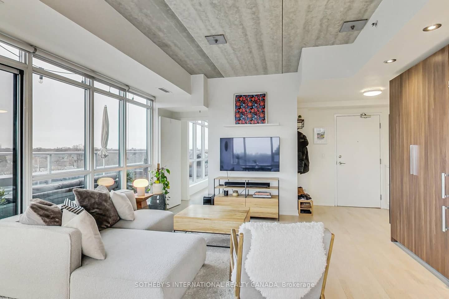 51 Lady Bank Road 602, Toronto, ON M8Z 0C9