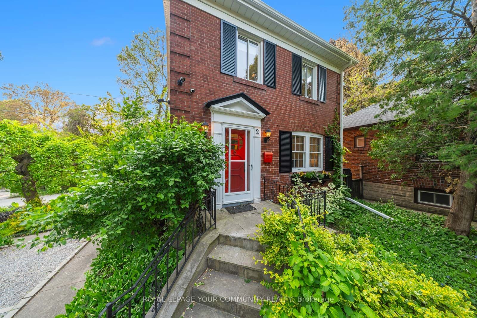 2 Four Oaks Gate, Toronto, ON M4J 2X2