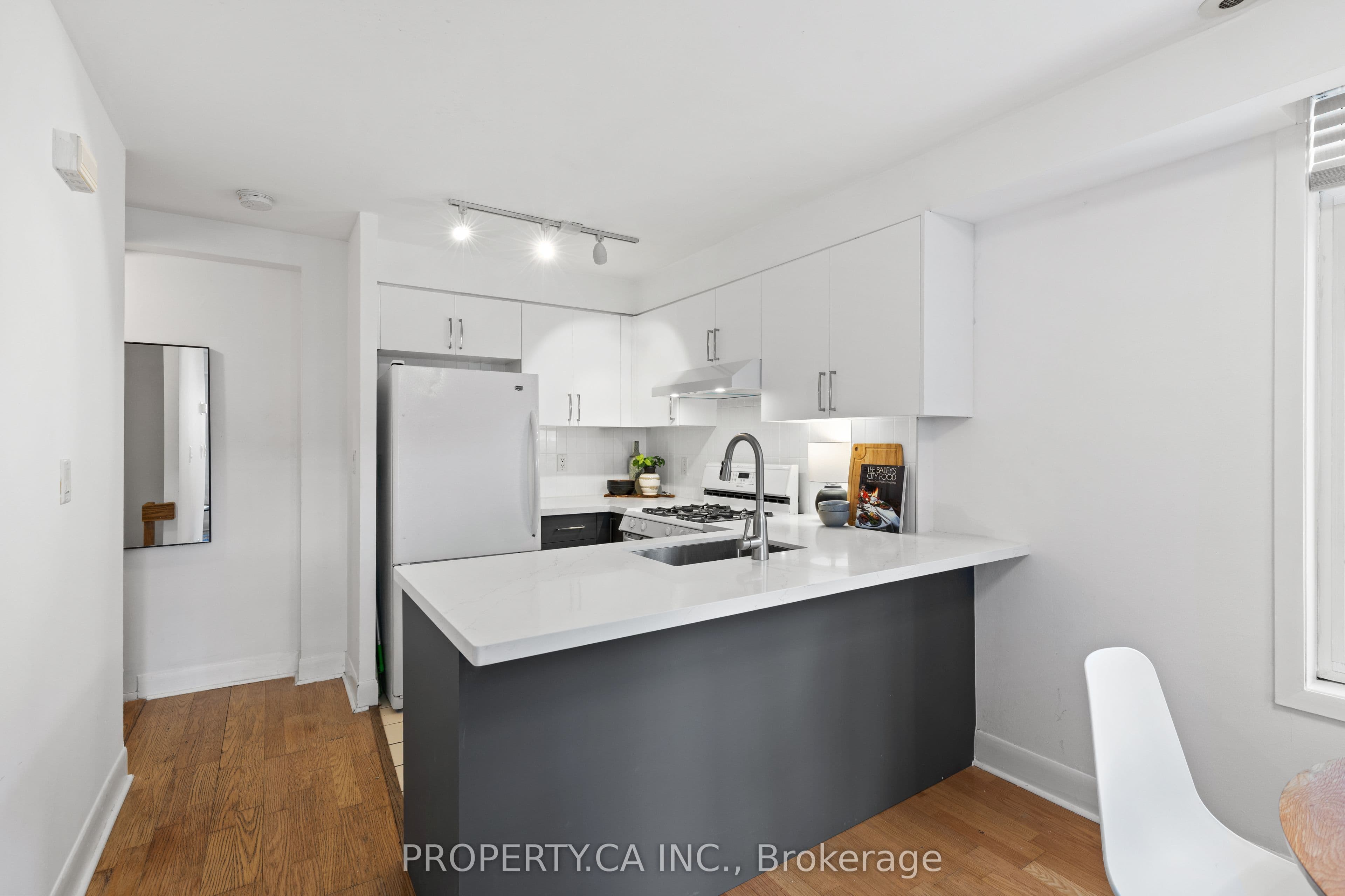 415 Jarvis Street 336, Toronto, ON M4Y 3C1
