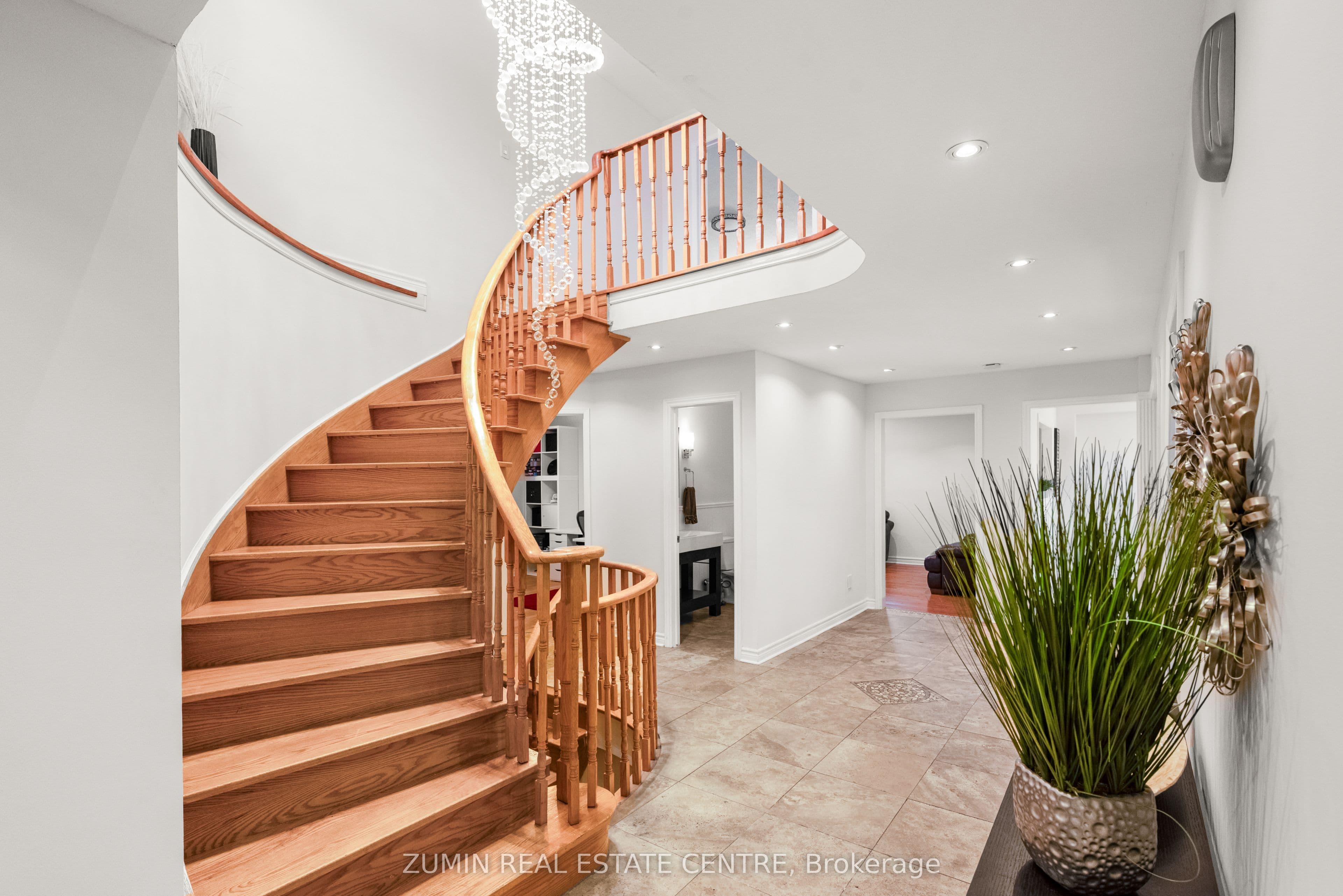 2026 Golden Briar Trail, Oakville, ON L6H 4N9
