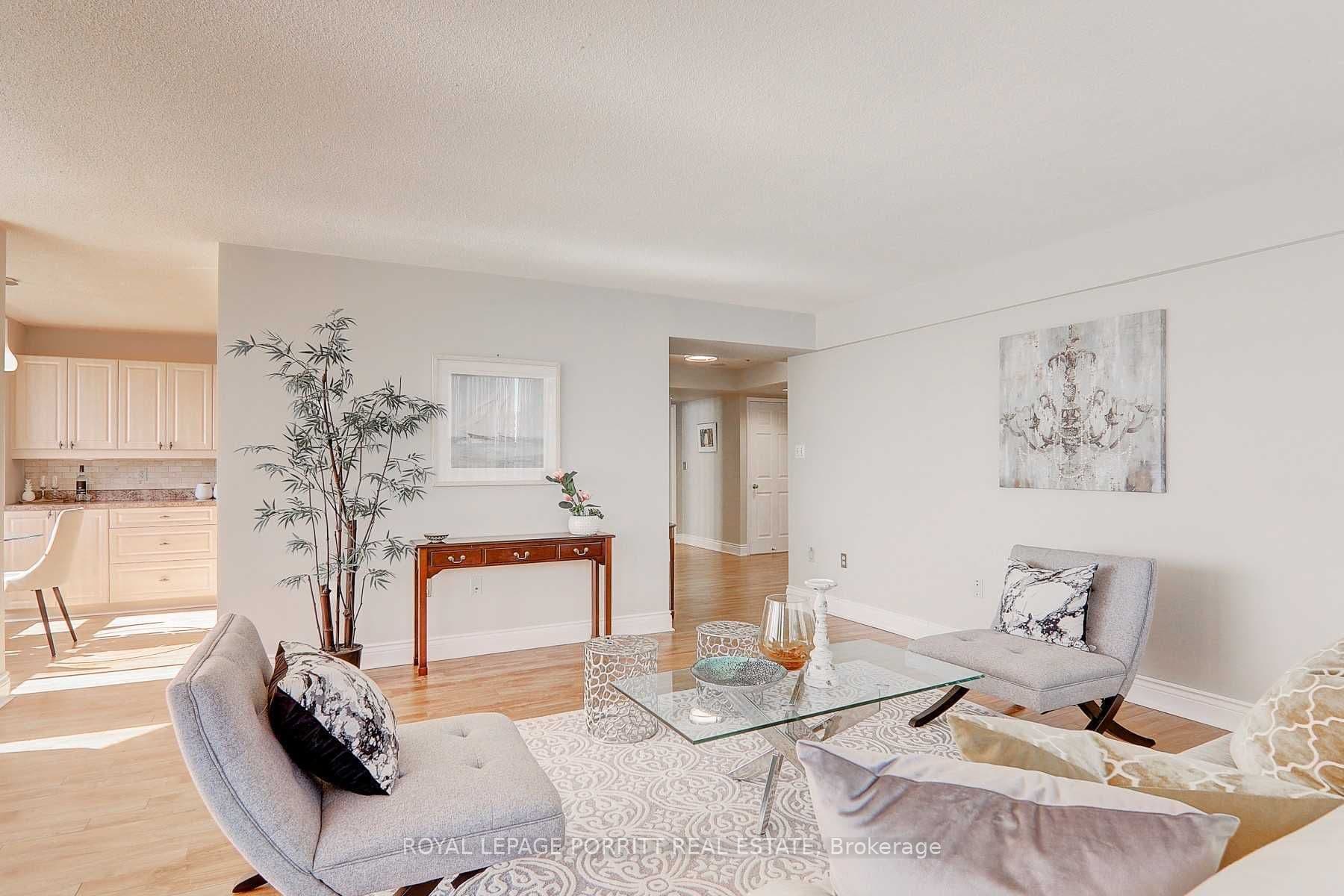 1271 Walden Circle 508, Mississauga, ON L5J 4R4