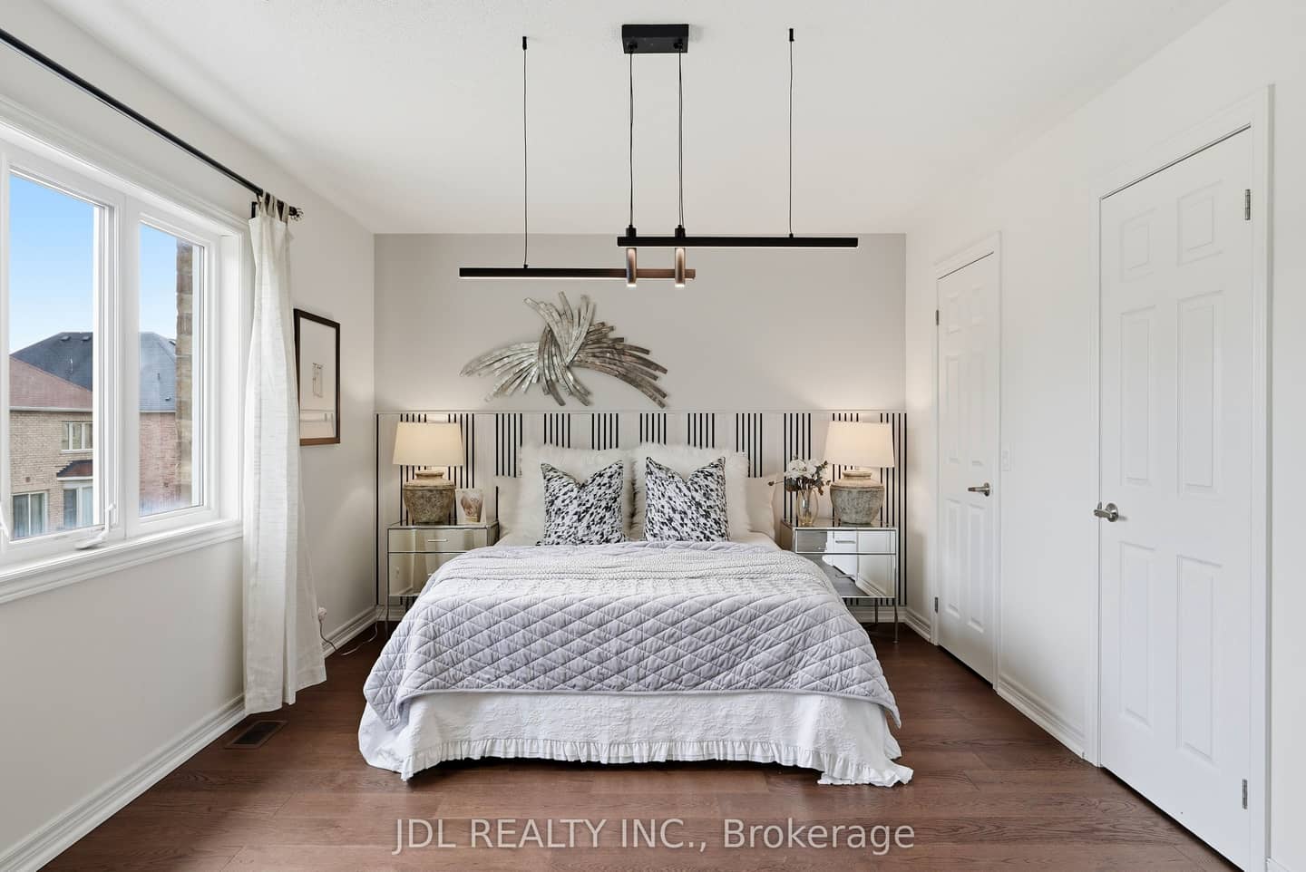 15 Beacon Point Street, Markham, ON L6E 0P3