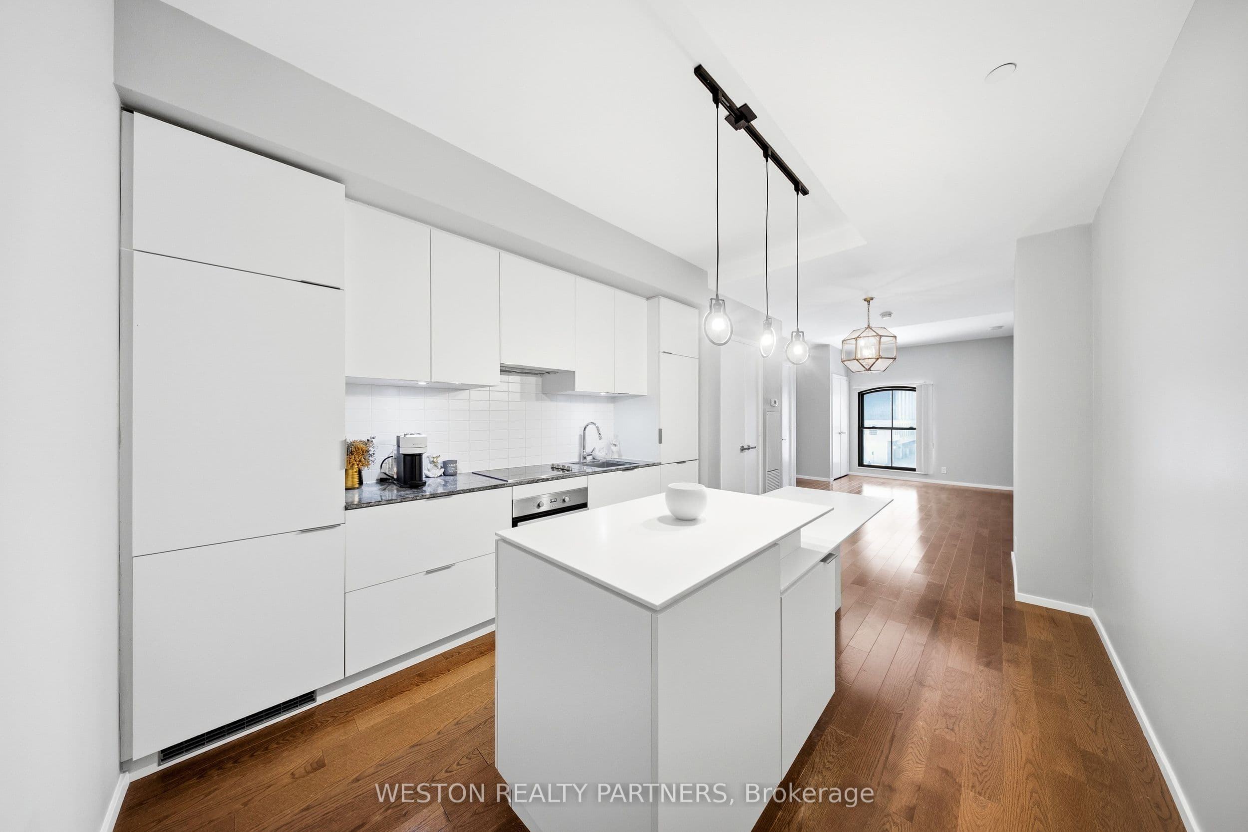 5 st joseph Street 208, Toronto, ON M4Y 0B6