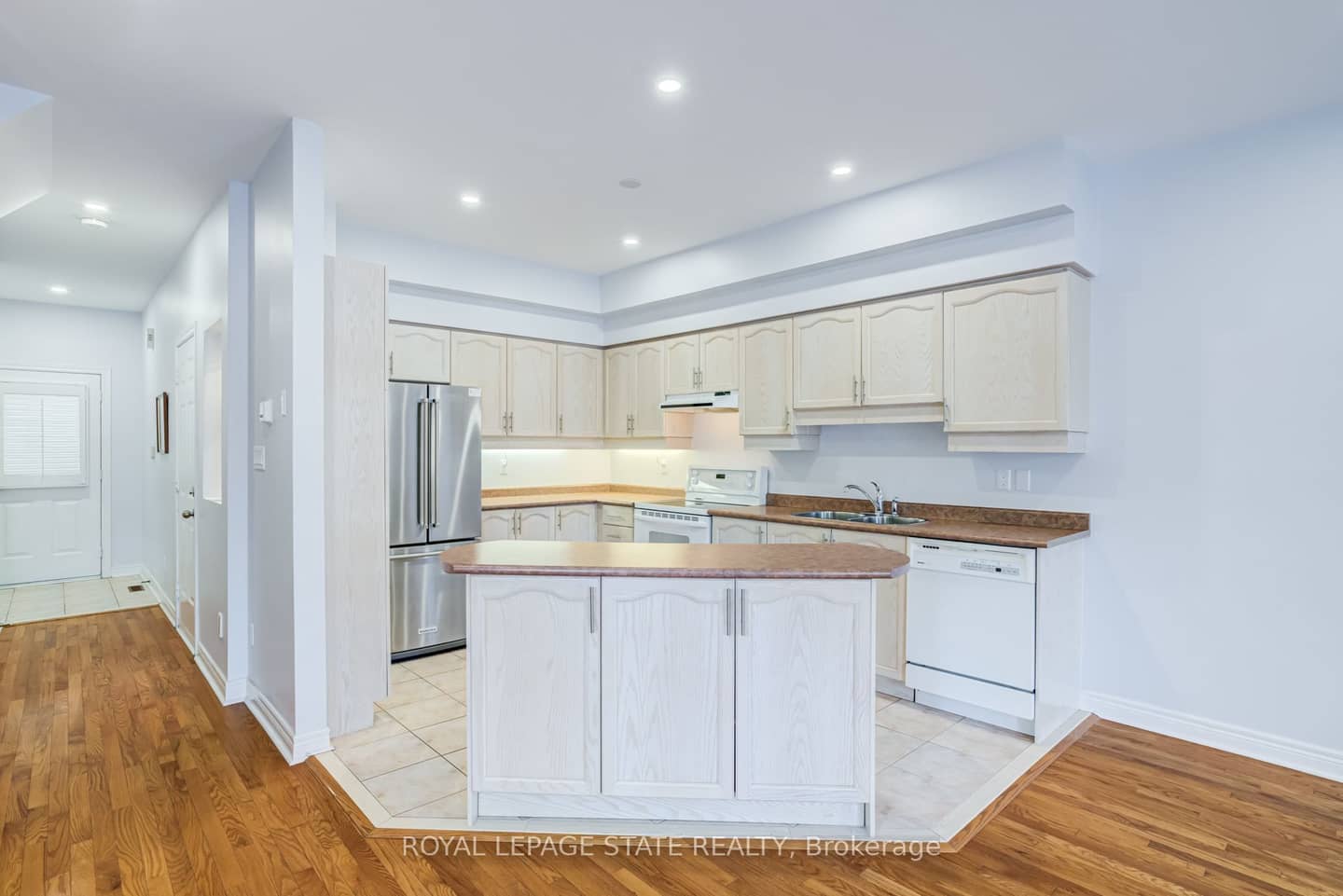 173 Margaret Drive, Oakville, ON L6K 2W2