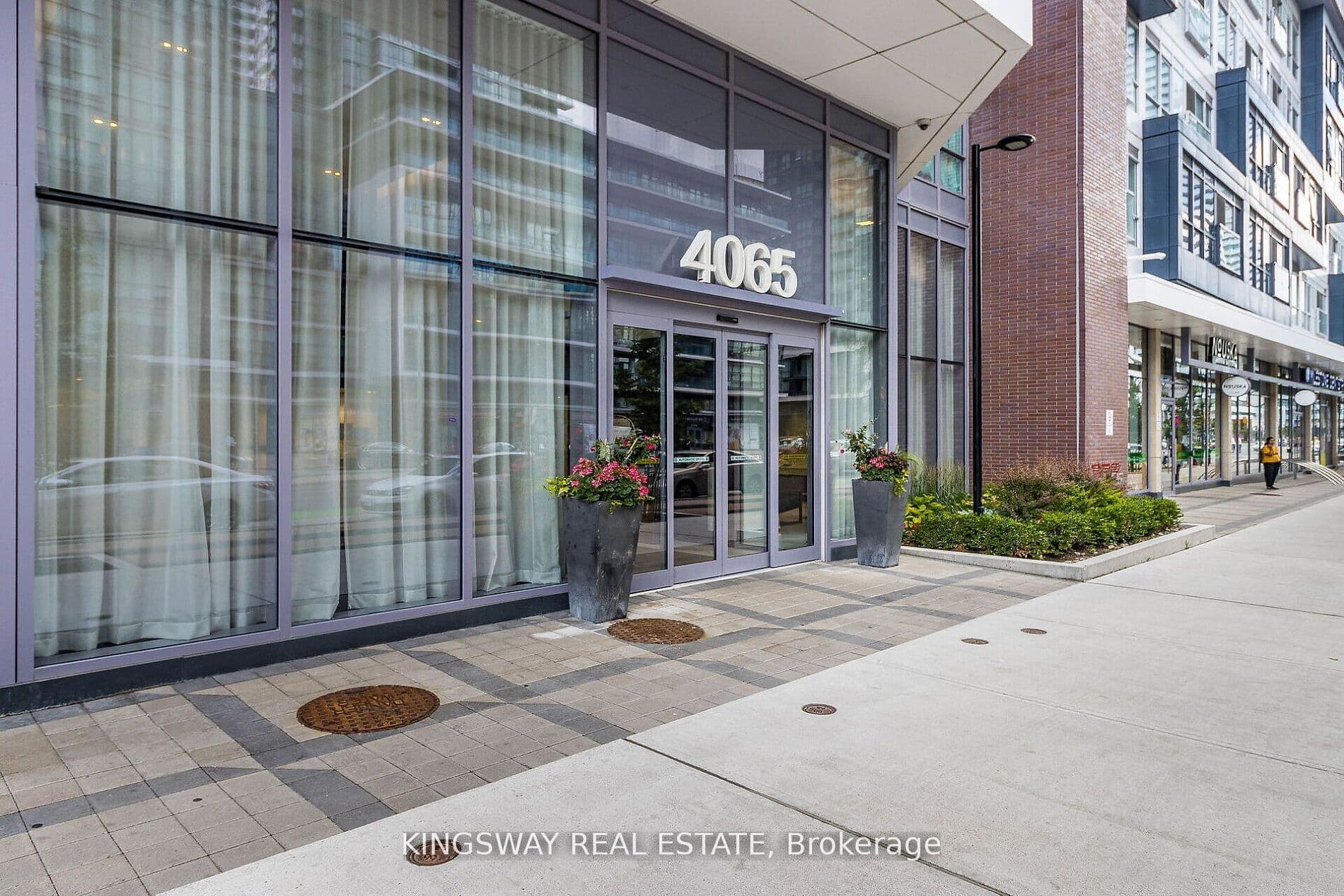 4065 Confederation Parkway 3311, Mississauga, ON L5B 0L4