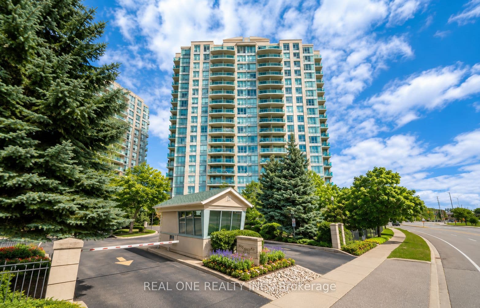 2545 Erin Centre Boulevard 1605, Mississauga, ON L5M 6Z9