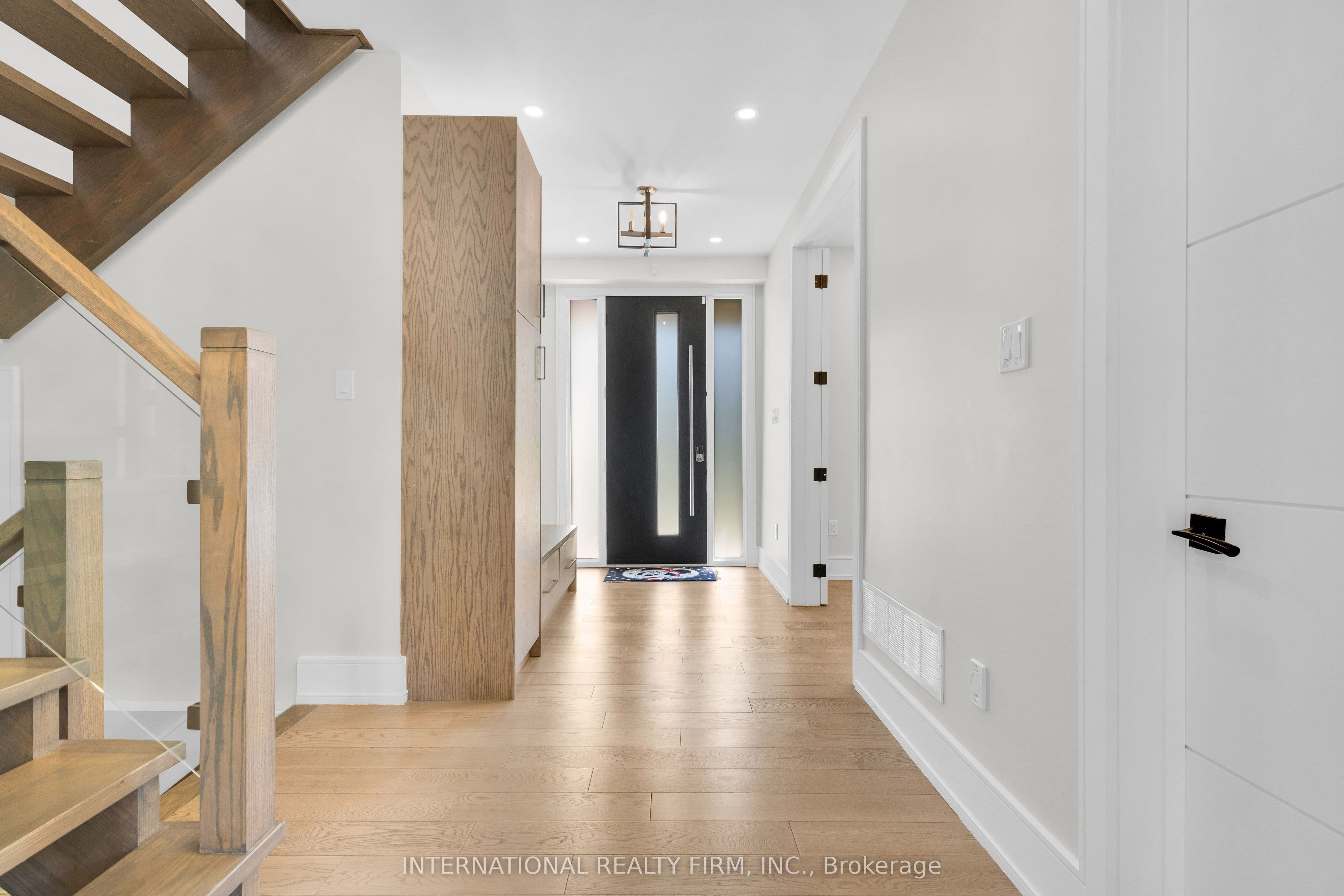 46 Sunnypoint Crescent, Toronto, ON M1M 1B9