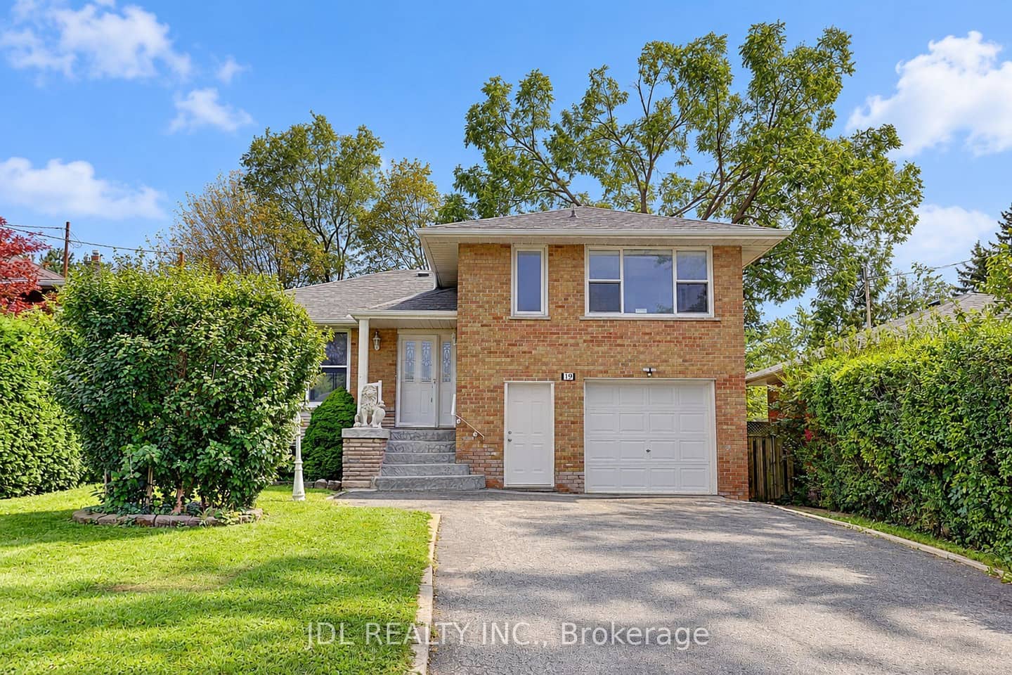 19 Sweeney Drive, Toronto, ON M4A 1T1