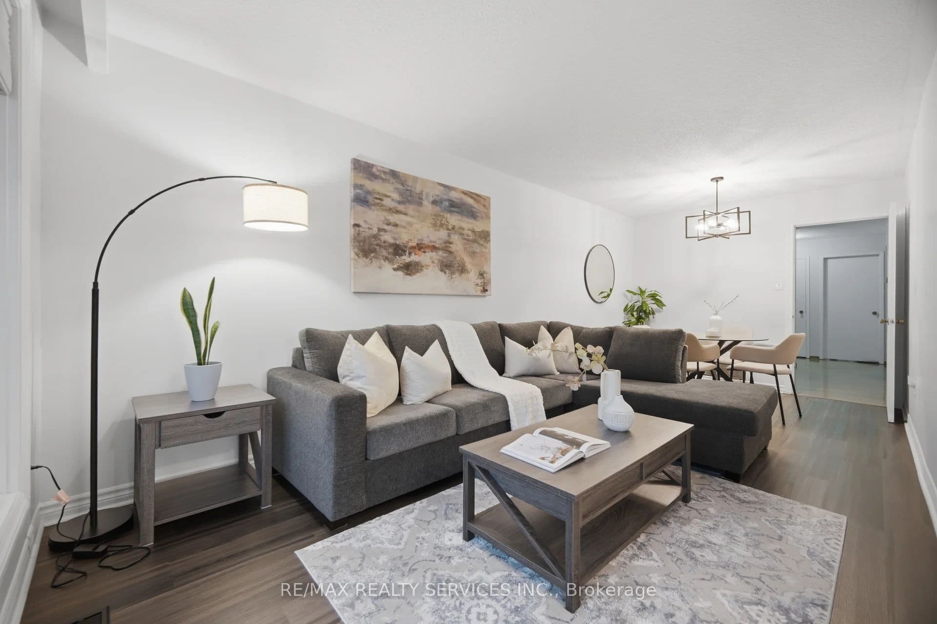 2414 Whaley Drive, Mississauga, ON L5B 2B5