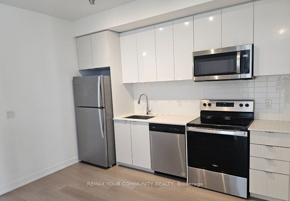 859 The Queensway 307, Toronto, ON M8Z 1N8