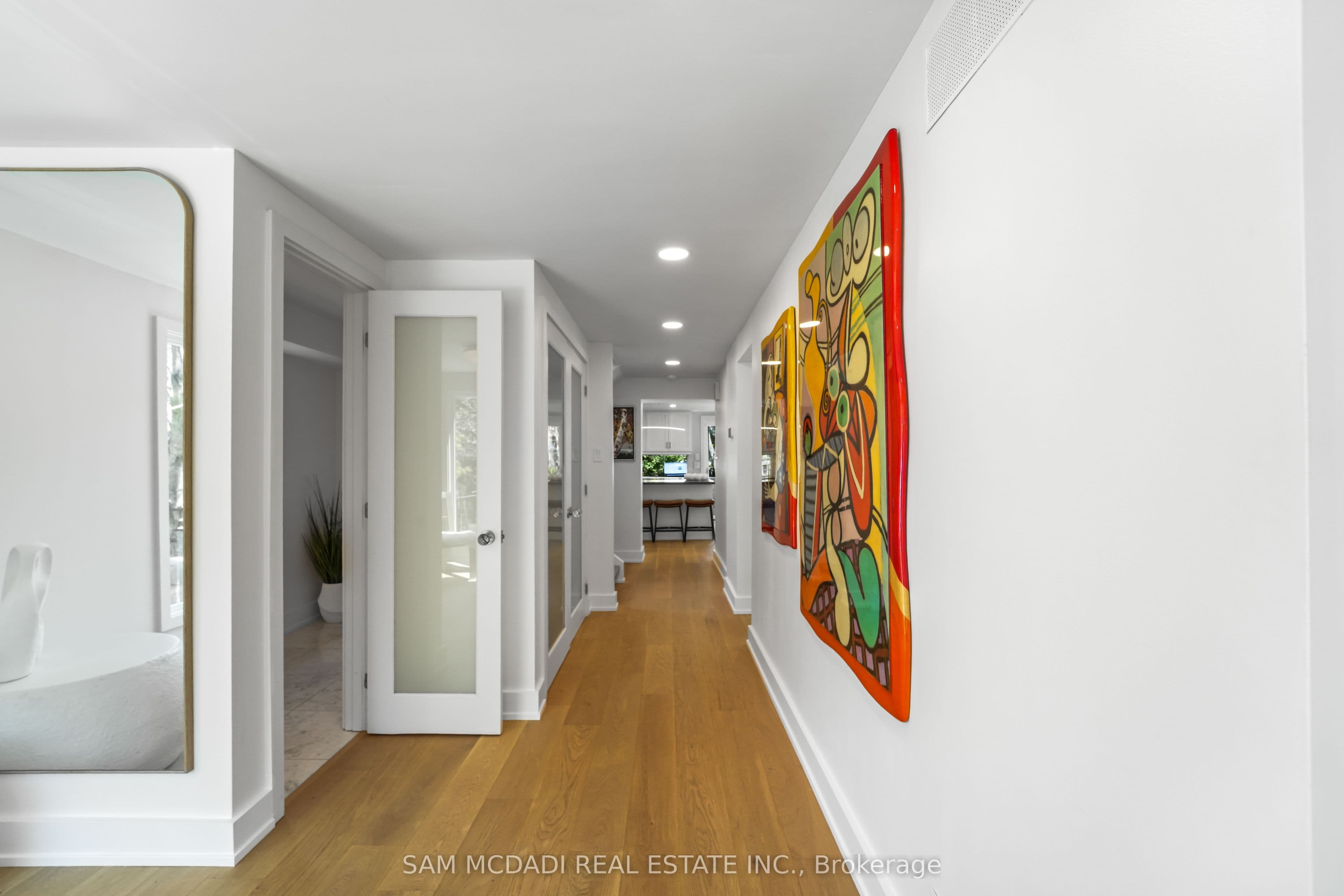 1273 Queen Victoria Avenue, Mississauga, ON L5H 3H2
