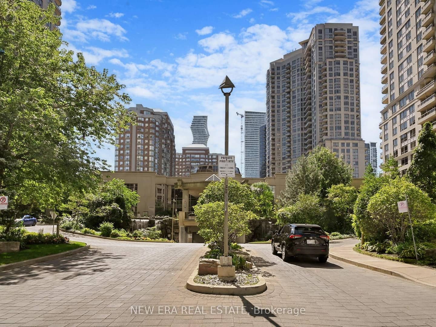 3888 Duke Of York Boulevard 923, Mississauga, ON L5B 4P5