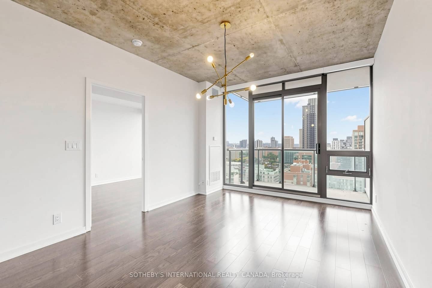 33 Lombard Street 2207, Toronto, ON M5C 3H8