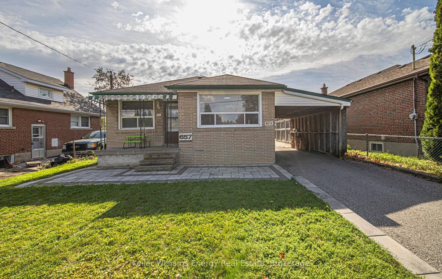 657 Taylor Avenue, Oshawa, ON L1H 2E9
