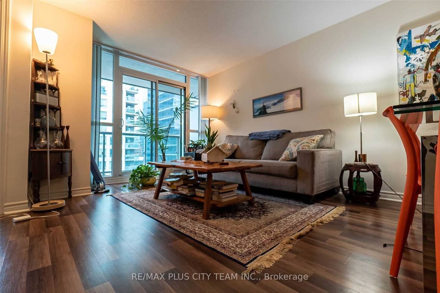19 Grand Trunk Crescent 1103, Toronto, ON M5J 3A3