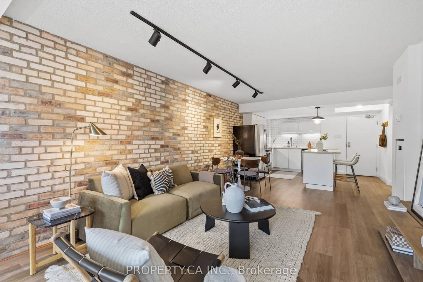456 College Street 306, Toronto, ON M6G 4A3