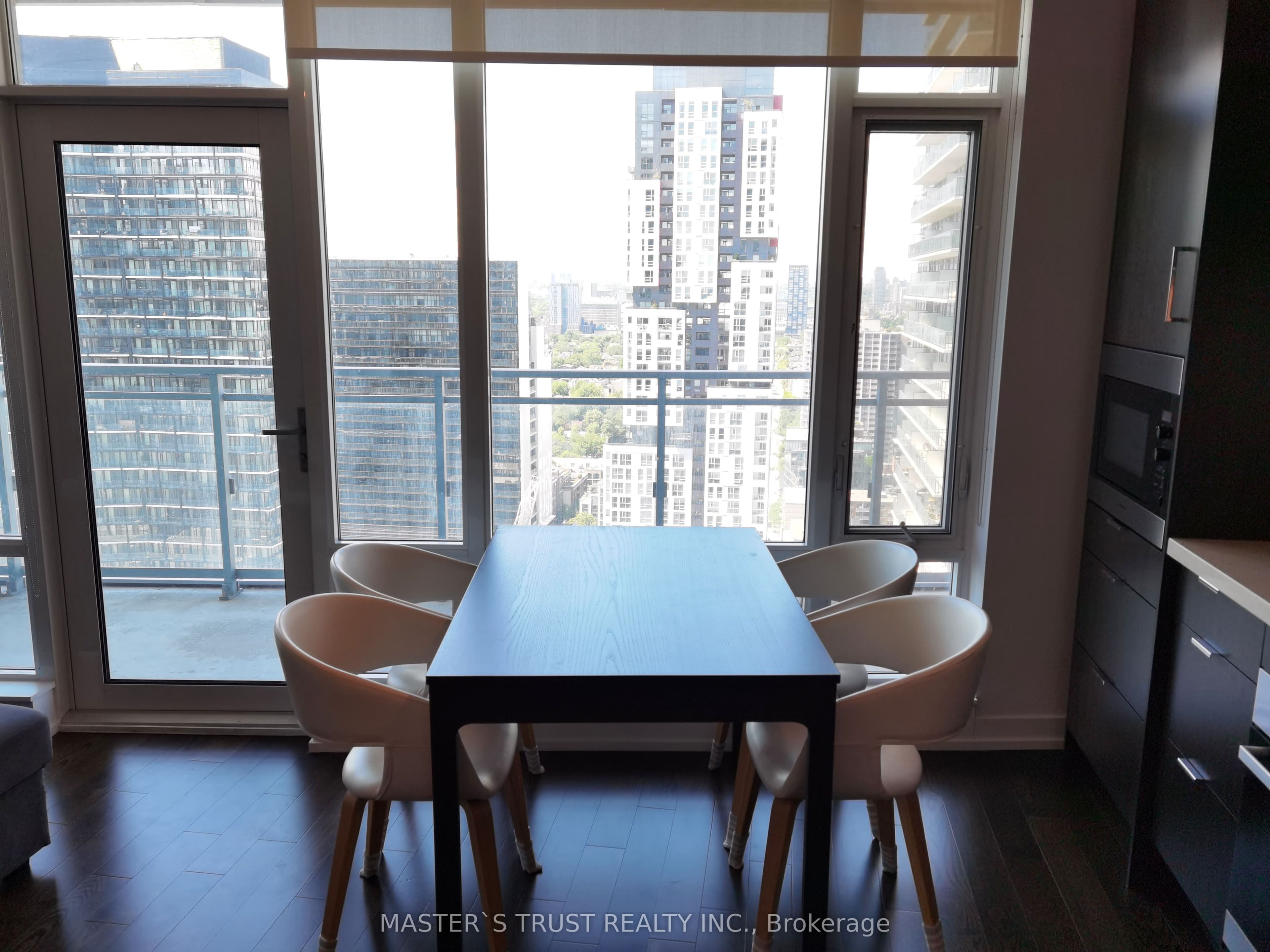 21 Widmer Street 2805, Toronto, ON M5V 0B8