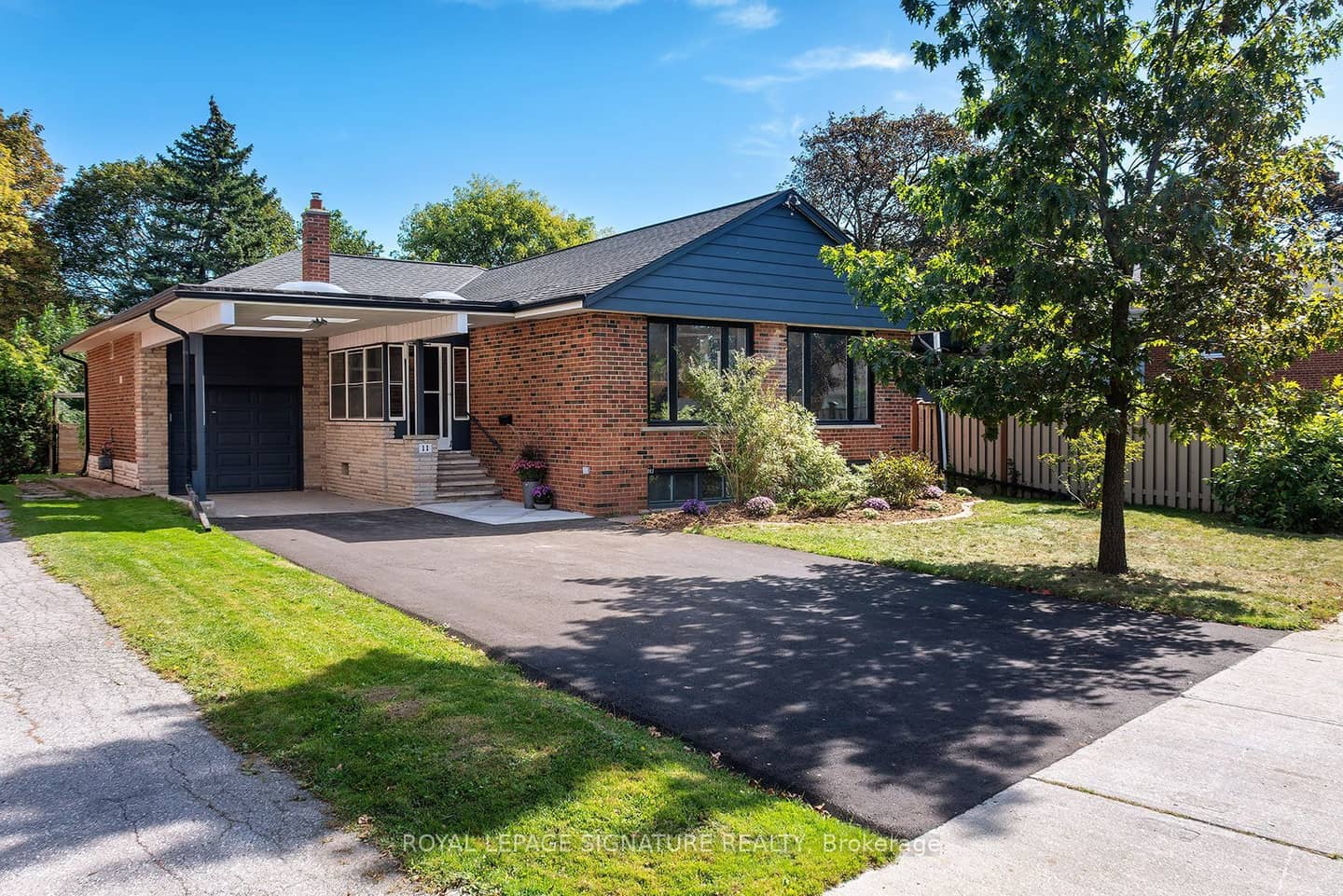 11 Koos Road, Toronto, ON M9C 1W4