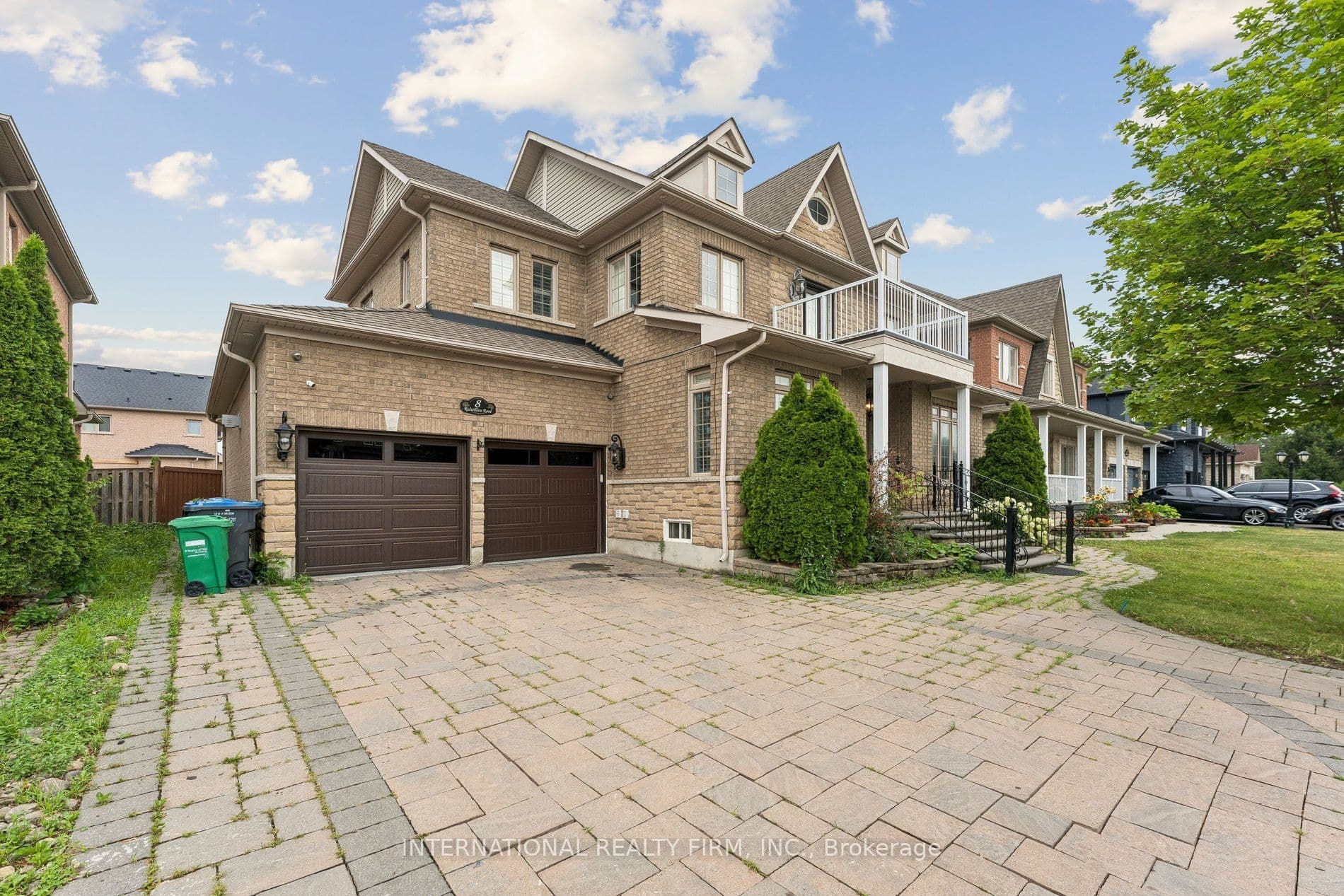 8 Redwillow Road, Brampton, ON L6P 2A3