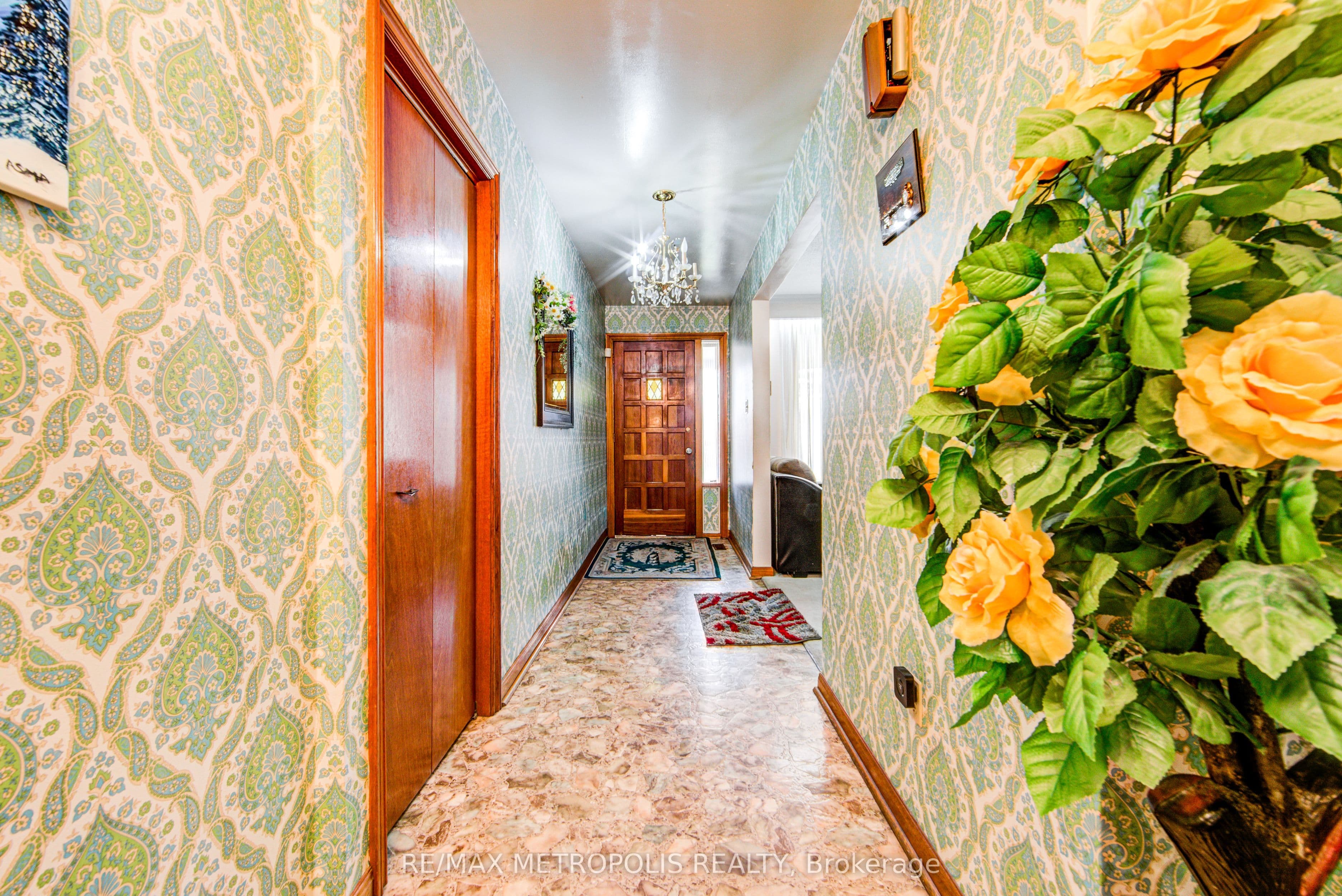 110 Stevenson Road, Toronto, ON M9V 2B5