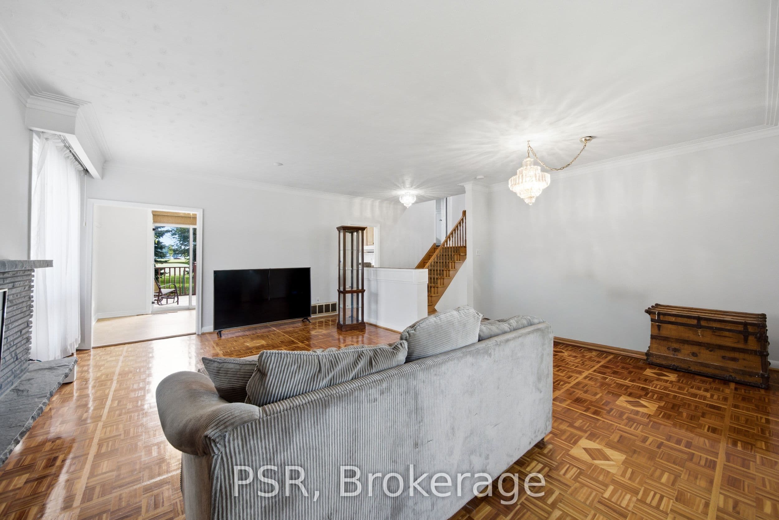 1475 Larchview Trail, Mississauga, ON L5E 3C2