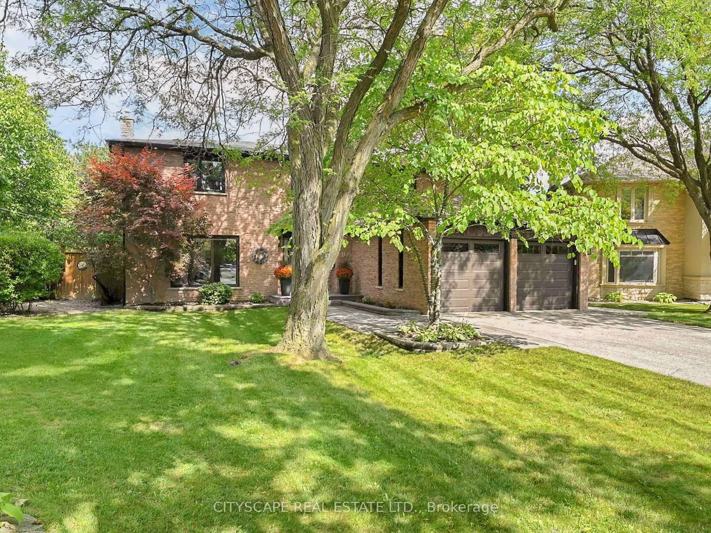 2585 Kenna Court, Mississauga, ON L5K 2K4
