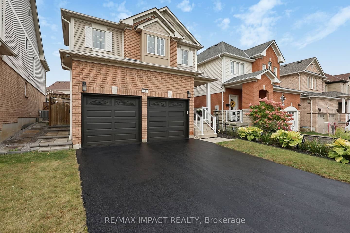 17 Holman Court, Whitby, ON L1P 1W9