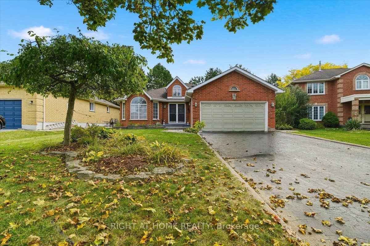 5 St John's Court, Uxbridge, ON L9P 1M3