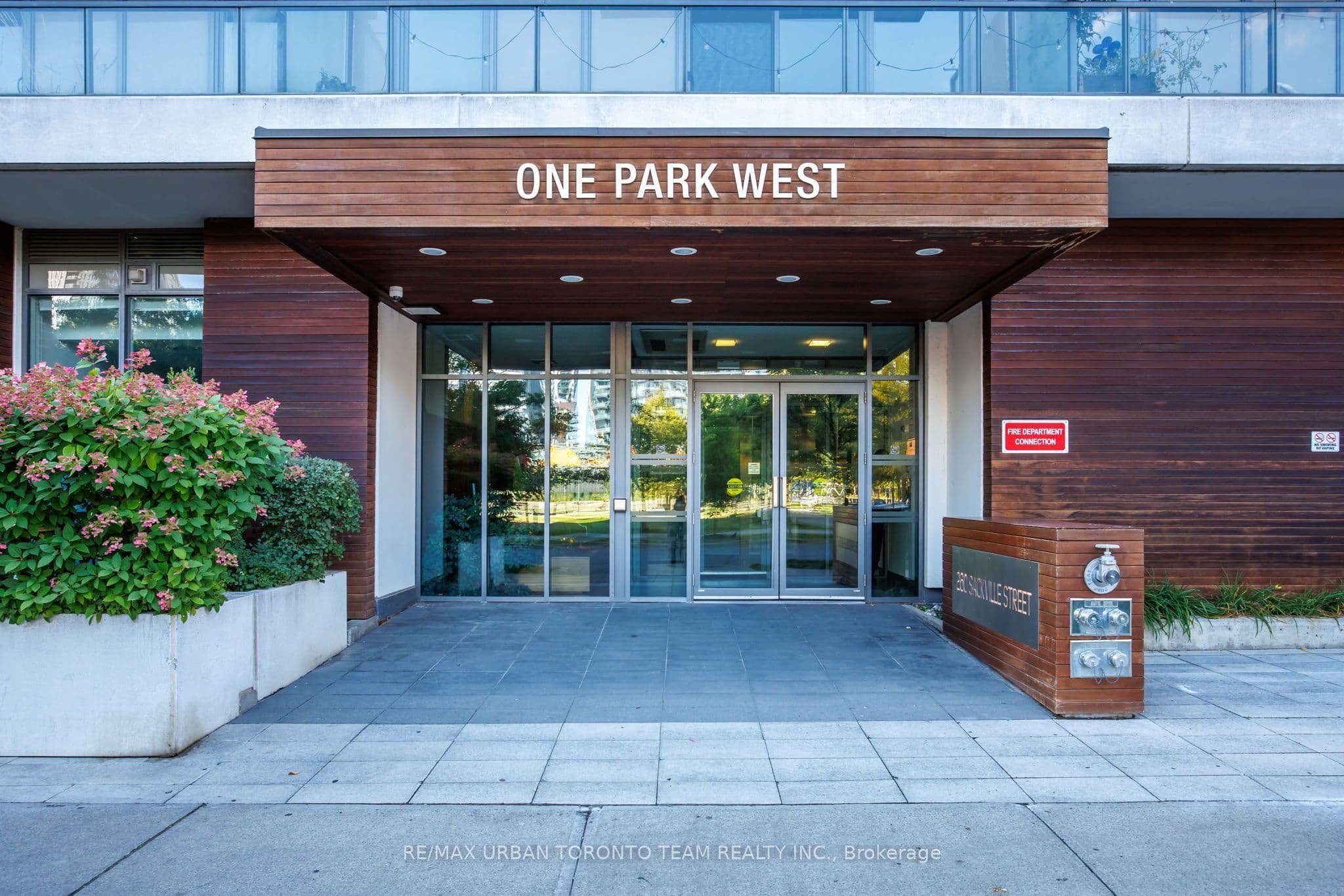 260 Sackville Street 514, Toronto, ON M5A 0B3