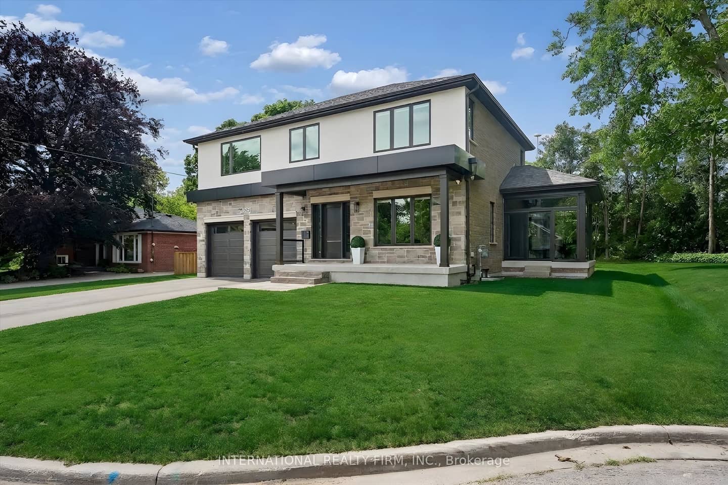 2423 Raymore Drive, Burlington, ON L7R 2B4
