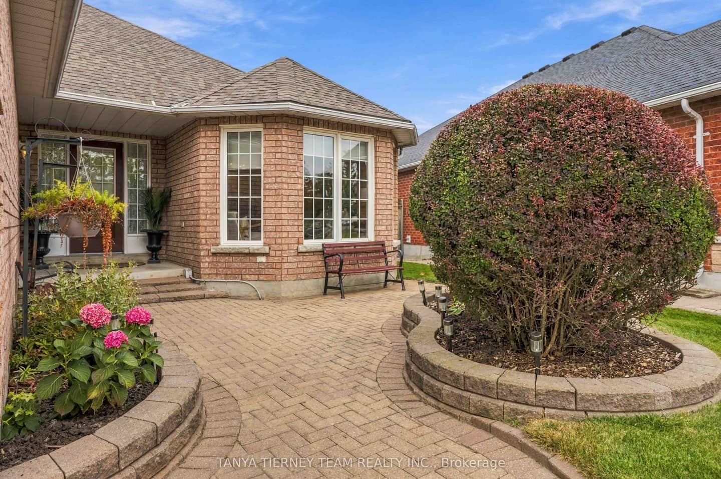 5 Padfield Drive, Clarington, ON L1C 5E4