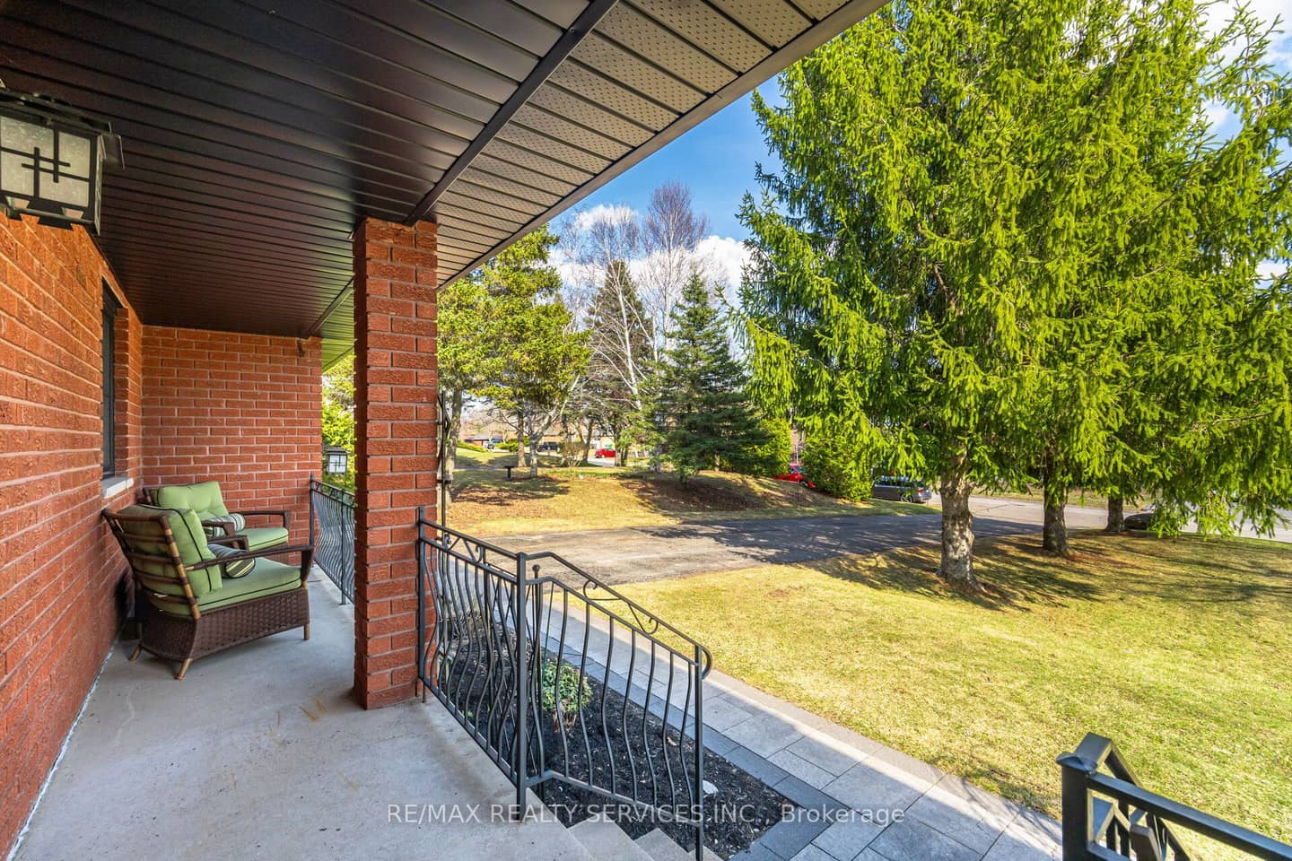 38 Marilyn Street, Caledon, ON L7C 1H5