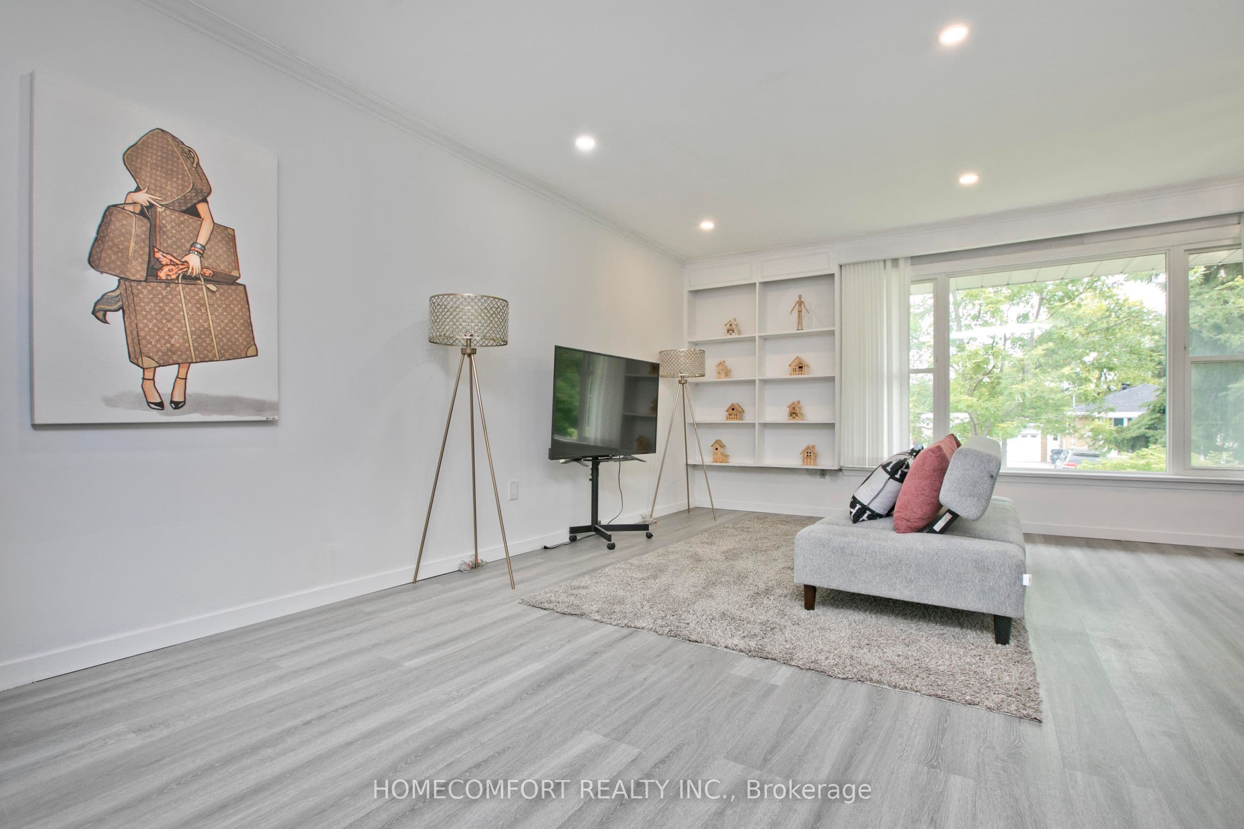 19 Beacham Crescent, Toronto, ON M1T 1M9
