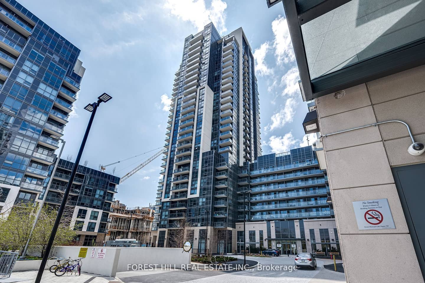 20 Meadowglen Place 826, Toronto, ON M1H 2Y5