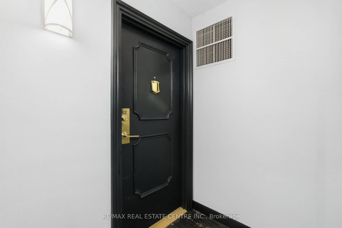 2055 Upper Middle Road 602, Burlington, ON L7P 3P4