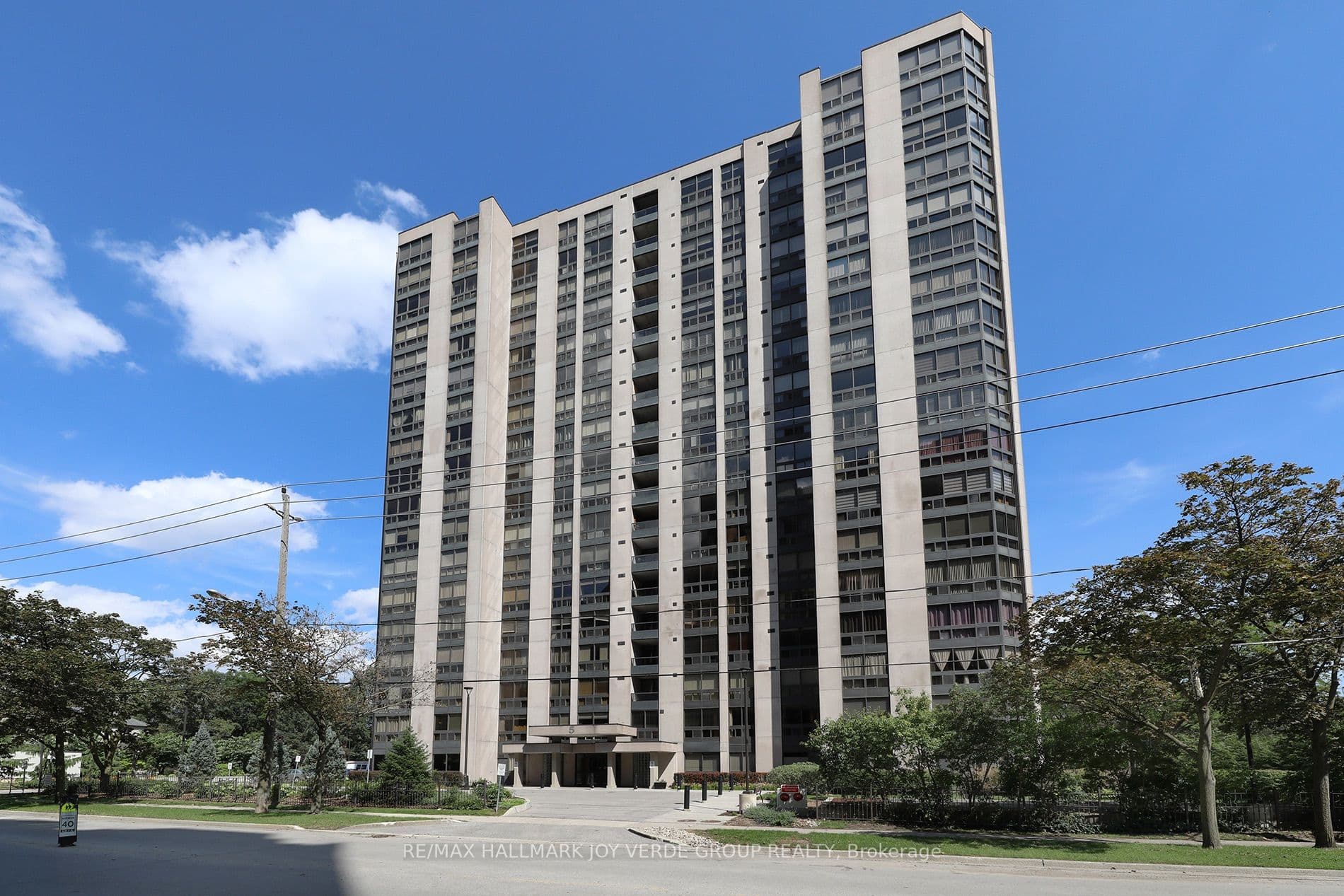 5 Kenneth Avenue 405, Toronto, ON M2N 6M7