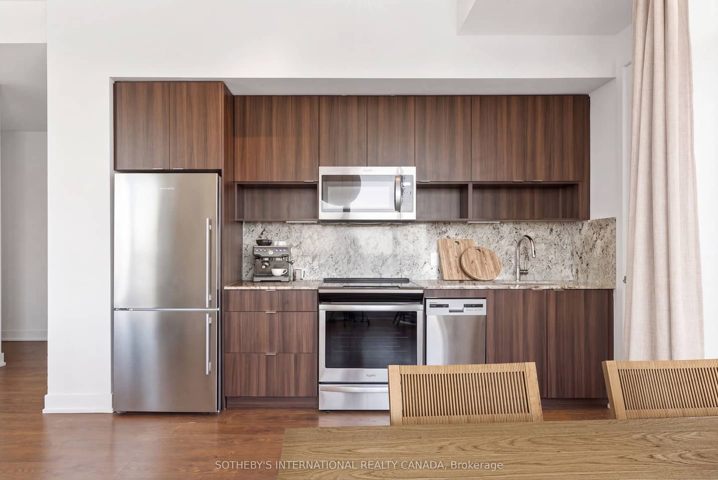 9 Mabelle Avenue PH 22, Toronto, ON M9A 0E1