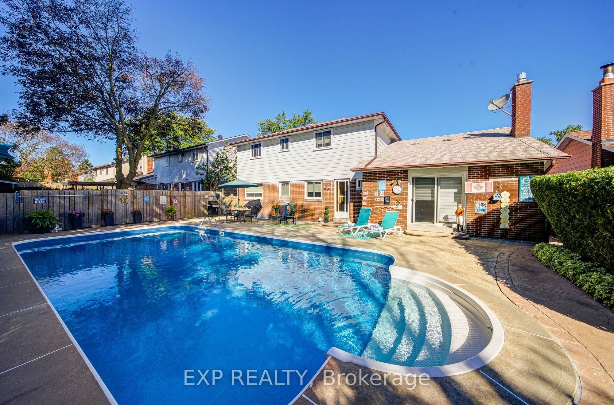 17 Rustywood Drive, Toronto, ON M3A 1R6