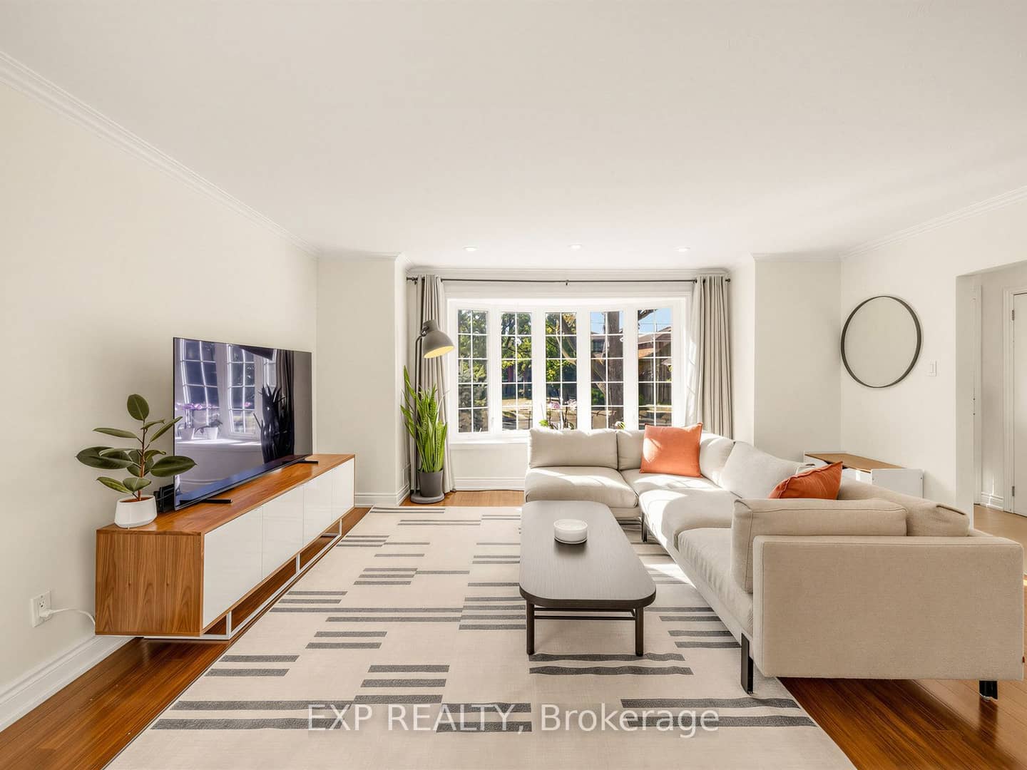 10 Yarn Road, Toronto, ON M9B 1H5