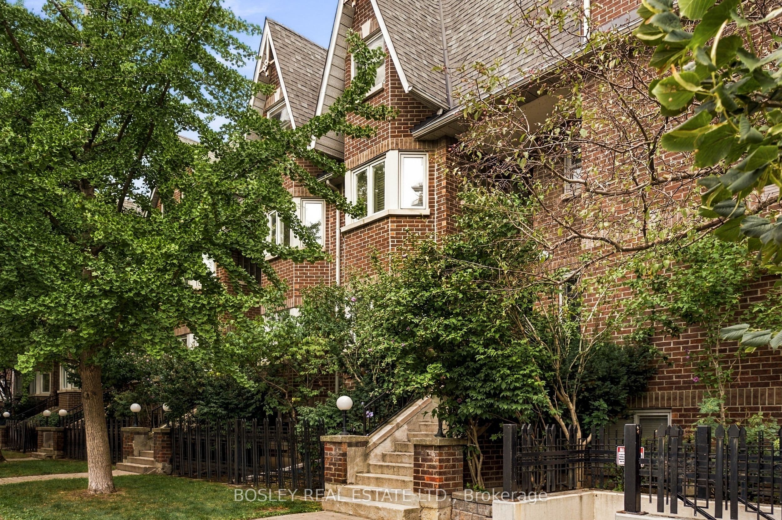 2 Shank Street 2-B, Toronto, ON M6J 3T8