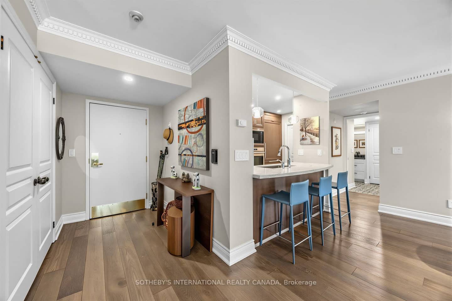 1 Balmoral Avenue 201, Toronto, ON M4V 3B9