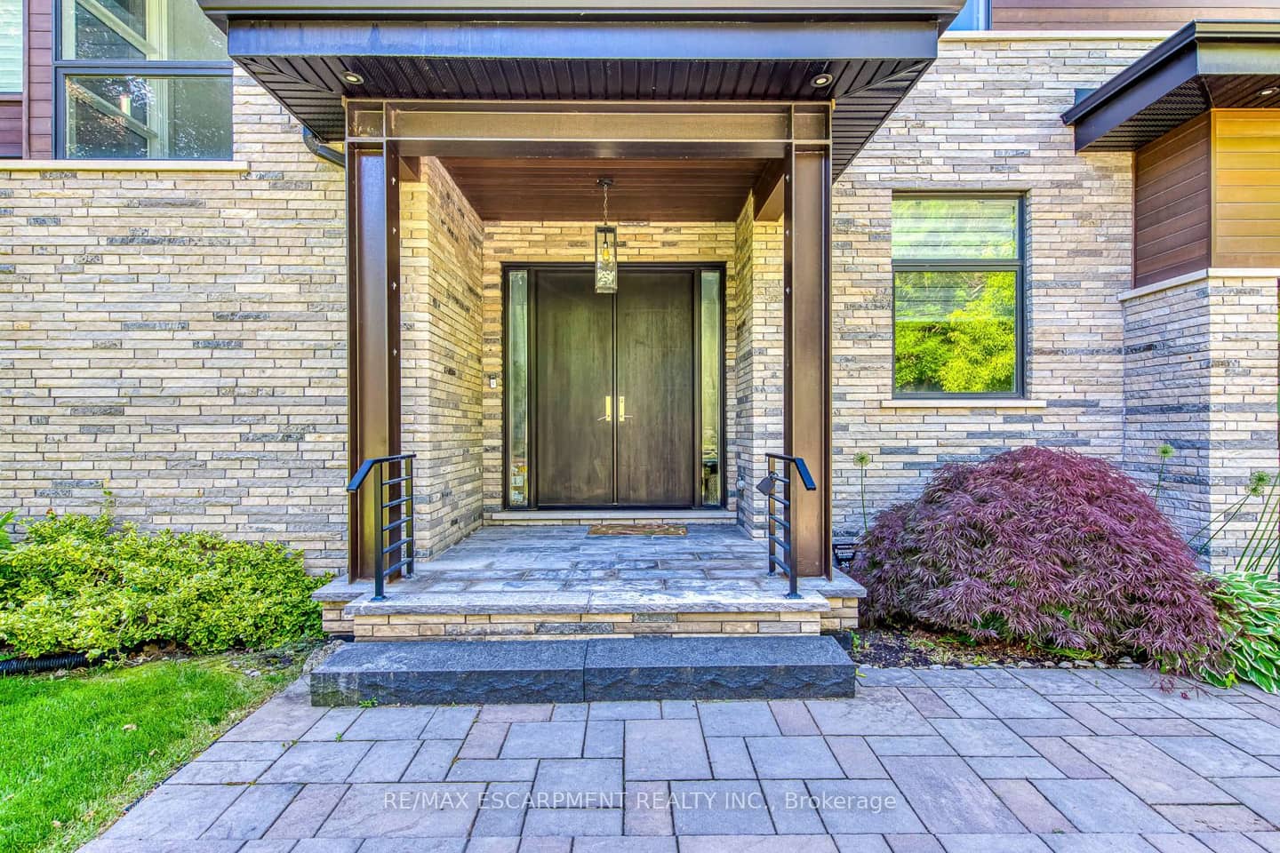 2104 DEVON Road, Oakville, ON L6J 2N2