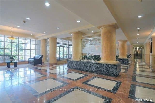 11 Townsgate Drive 1002, Vaughan, ON L4J 8G4