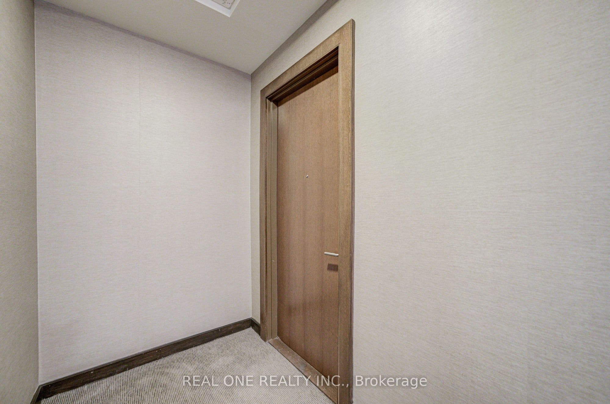 386 Yonge Street 5814, Toronto, ON M5B 0A5