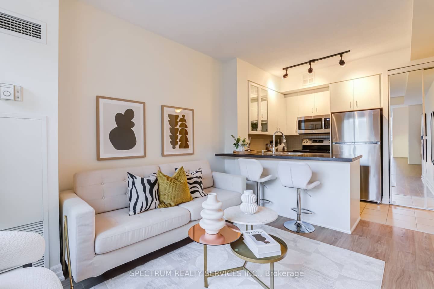 70 Alexander Street, Toronto, ON M4Y 3B6