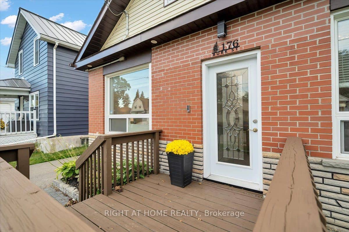 176 Burk Street, Oshawa, ON L1J 4C3