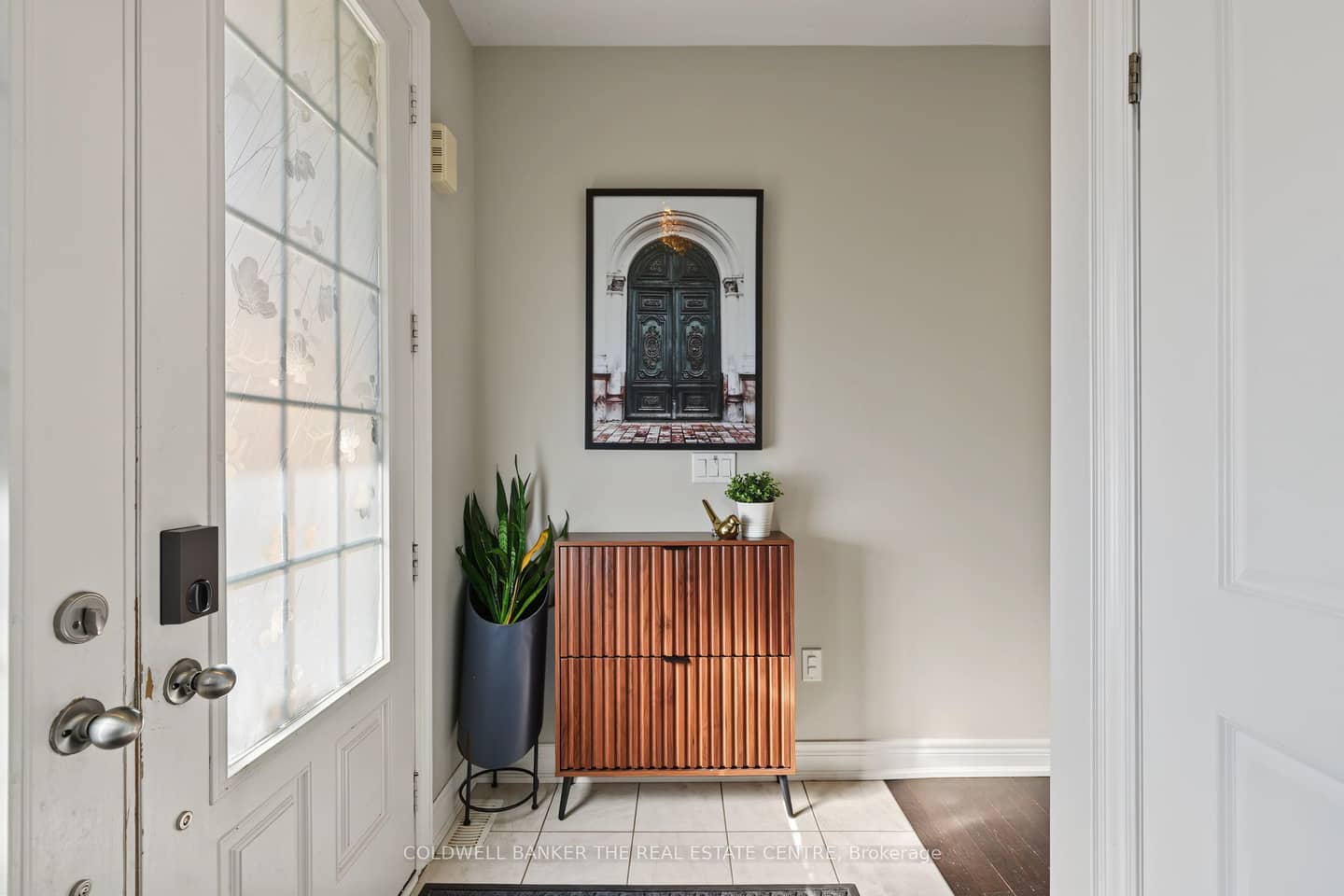705 Yarfield Crescent, Newmarket, ON L3X 0H4