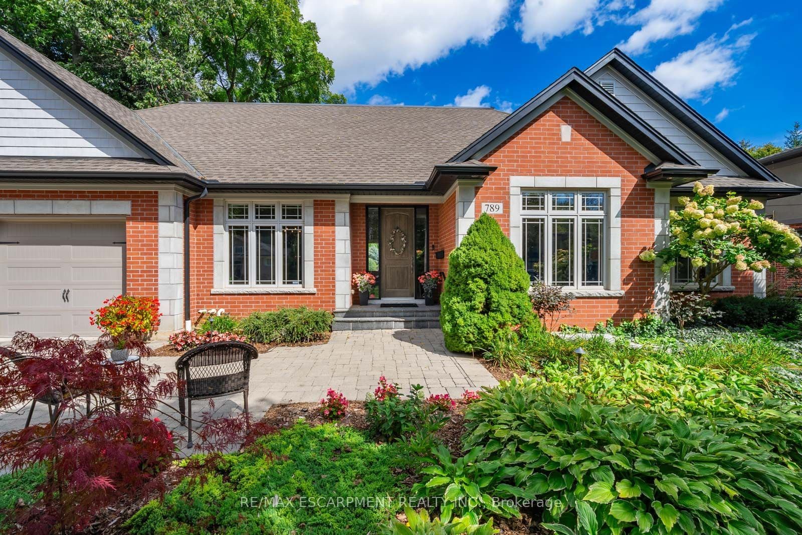 789 Sunset Road, Burlington, ON L7T 3X3
